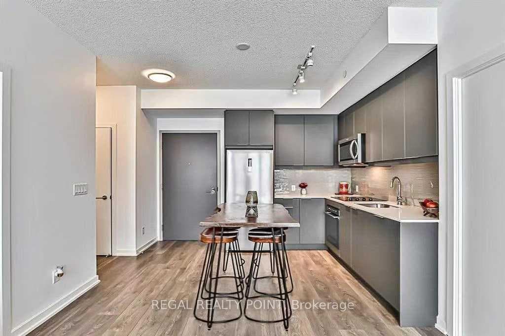 32 Forest Manor Road Unit 410 photo 5