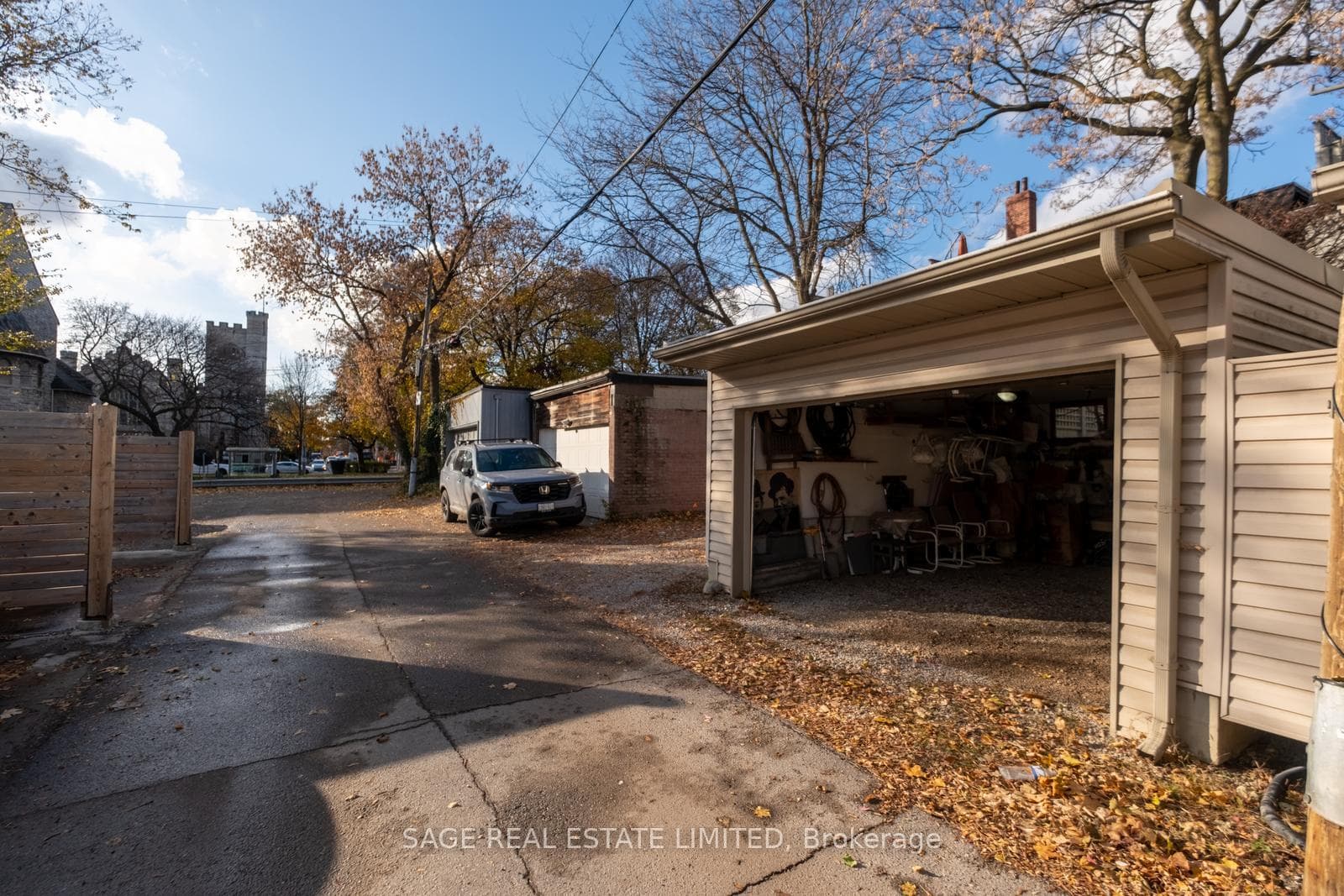 169 MacPherson Avenue photo 25