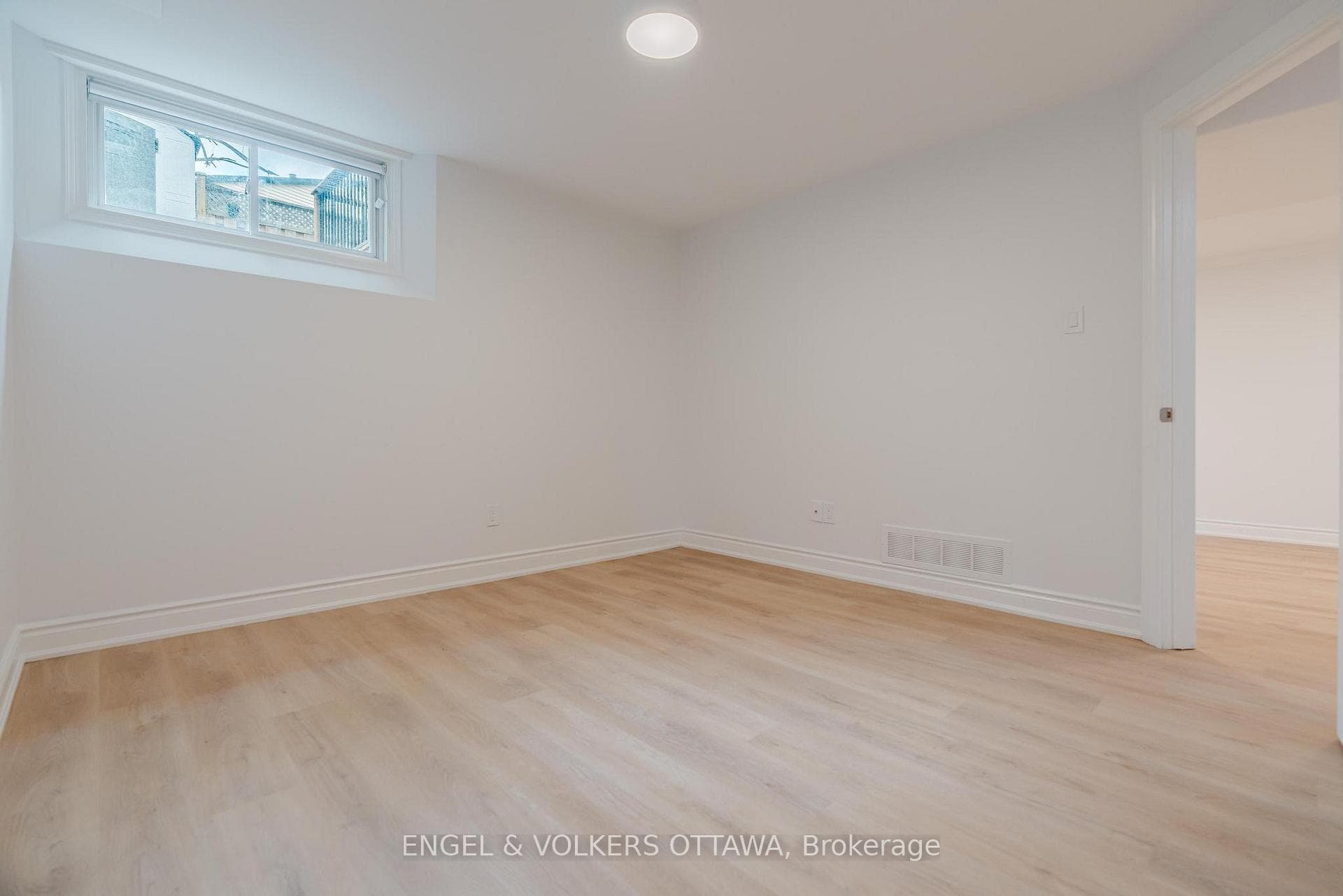 1649 Rosebella Avenue Unit B photo 18