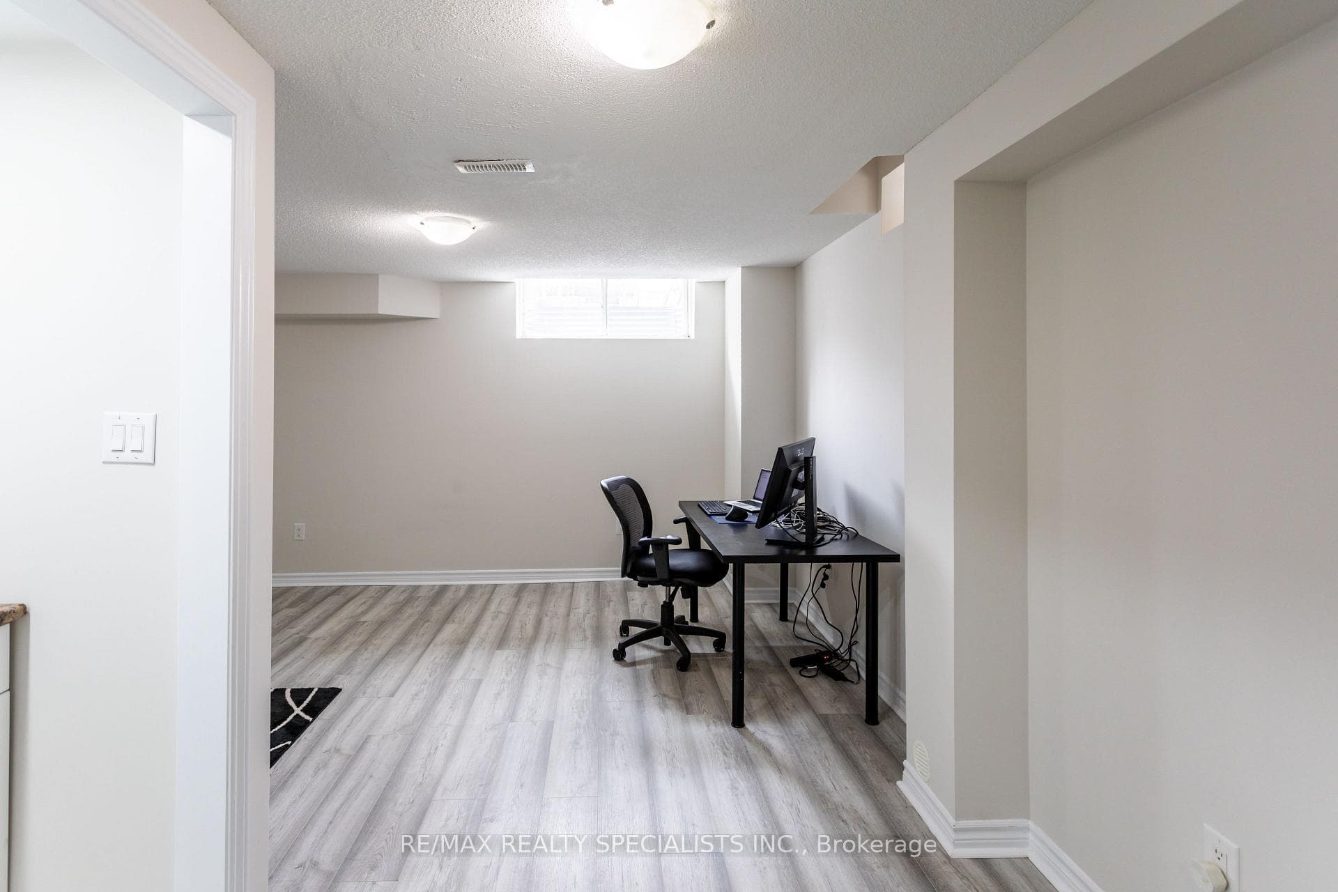 1245 Ruddy Crescent photo 34