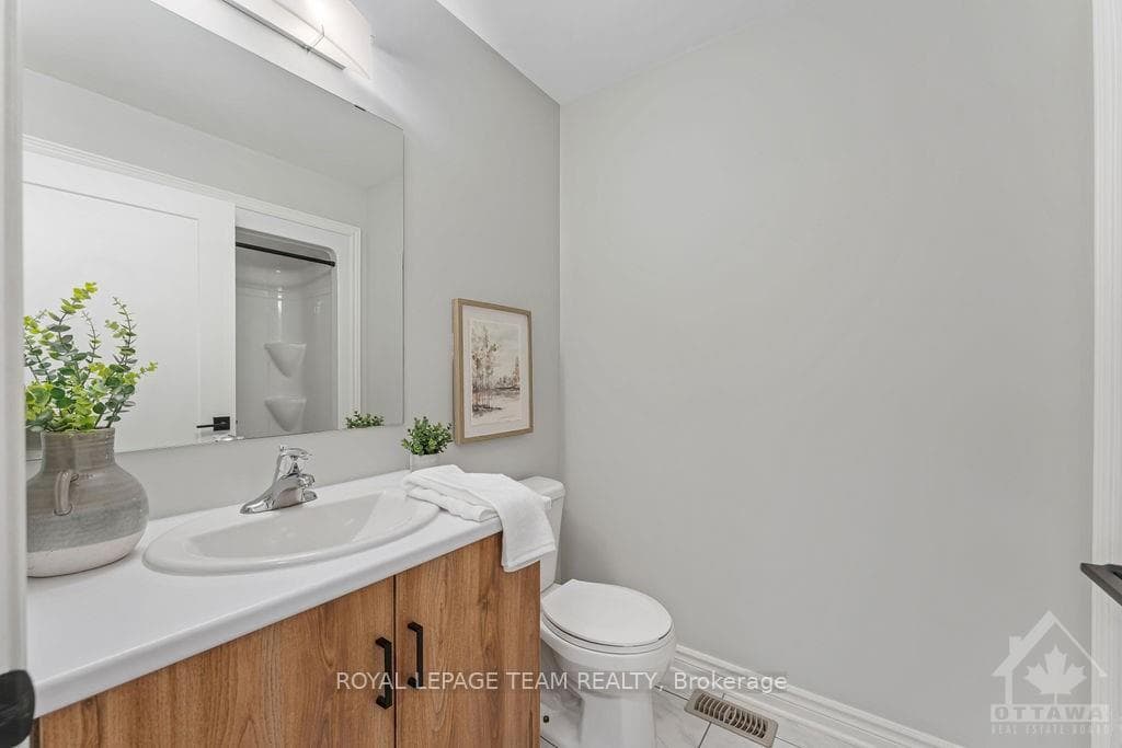 892 REAUME Street photo 21