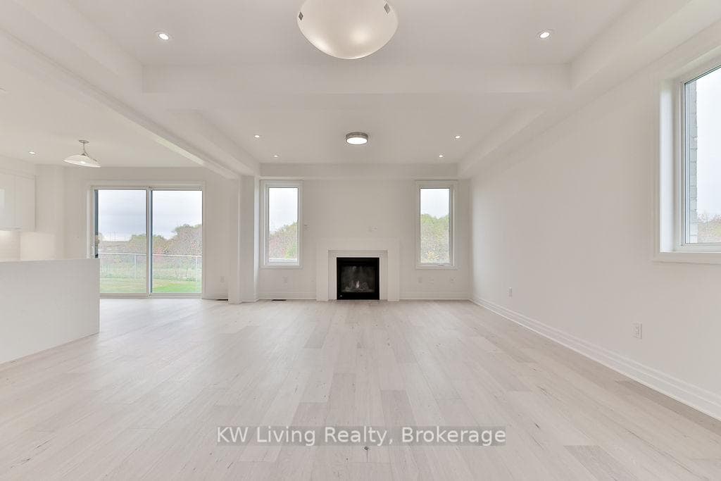 20 Berczy Manor Crescent photo 8