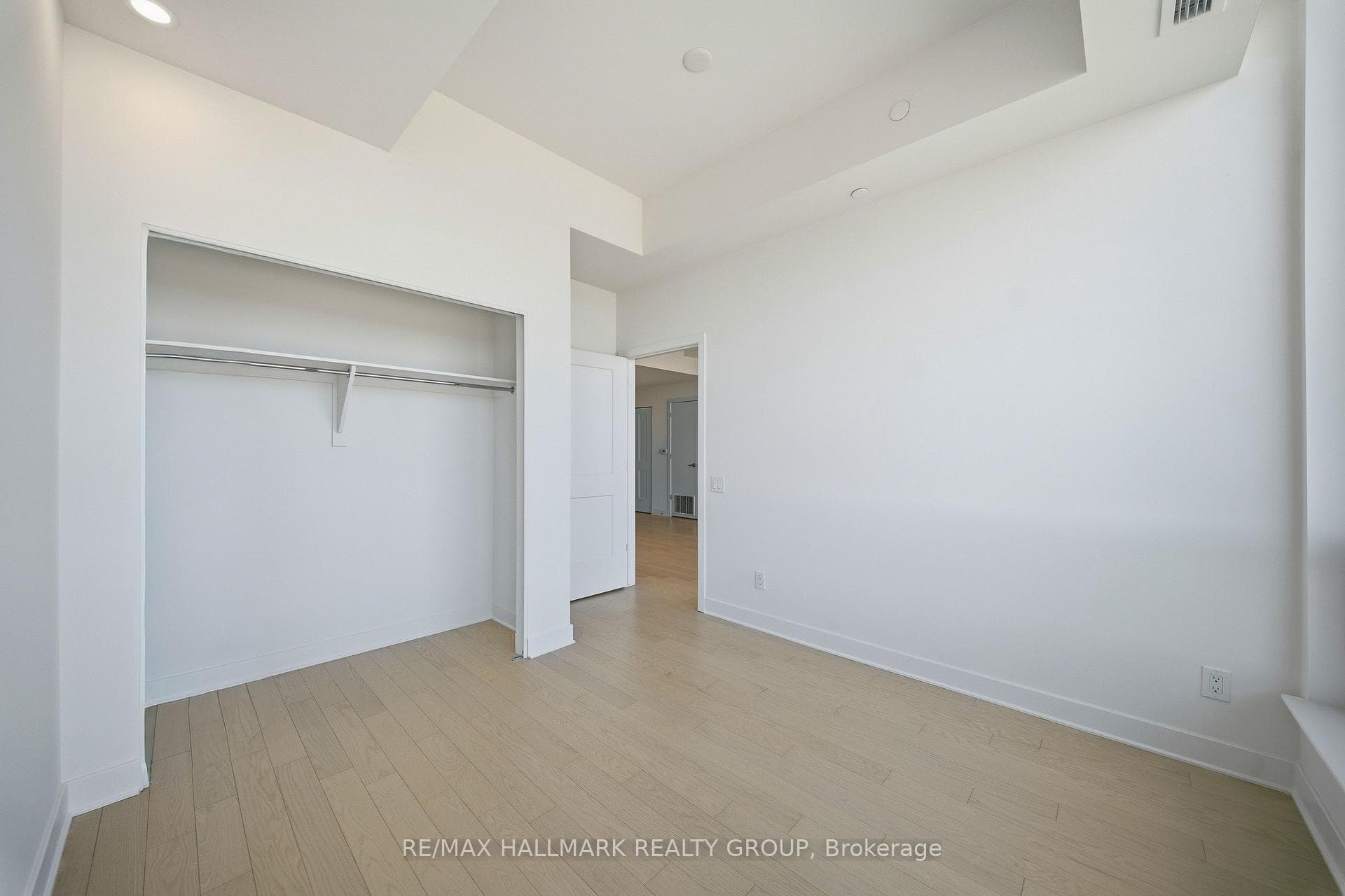180 George Street Unit 2604 photo 16