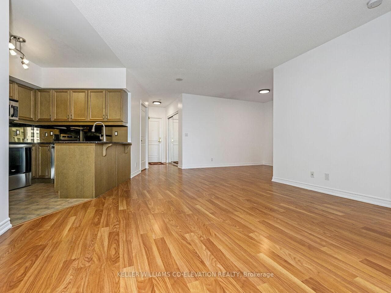 9225 Jane Street Unit 1609 photo 26