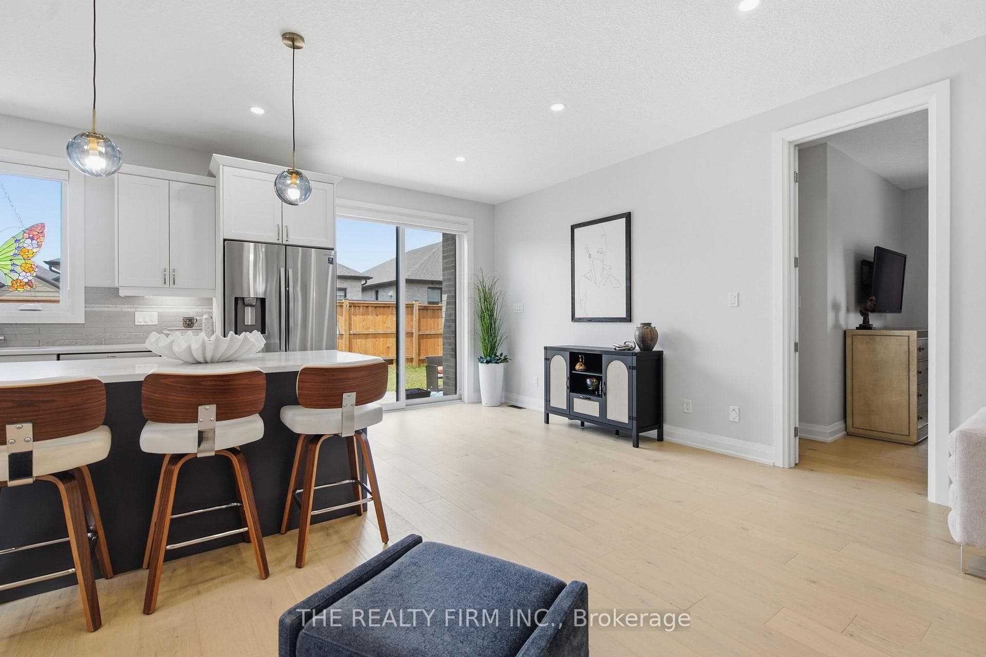 383 Daventry Way Unit 8 photo 18