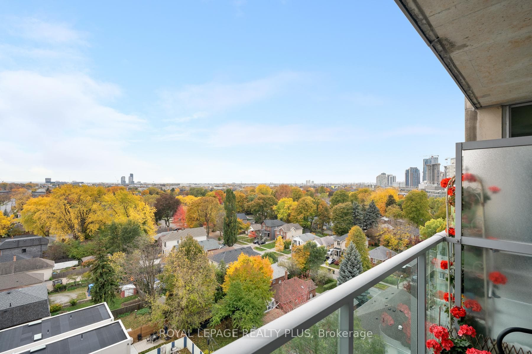 3391 Bloor Street Unit 907 photo 30