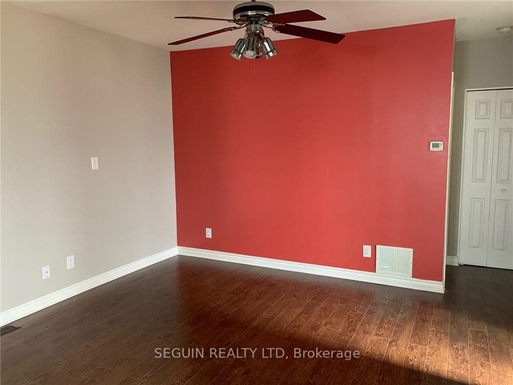 344 CHAMPLAIN Street photo 13