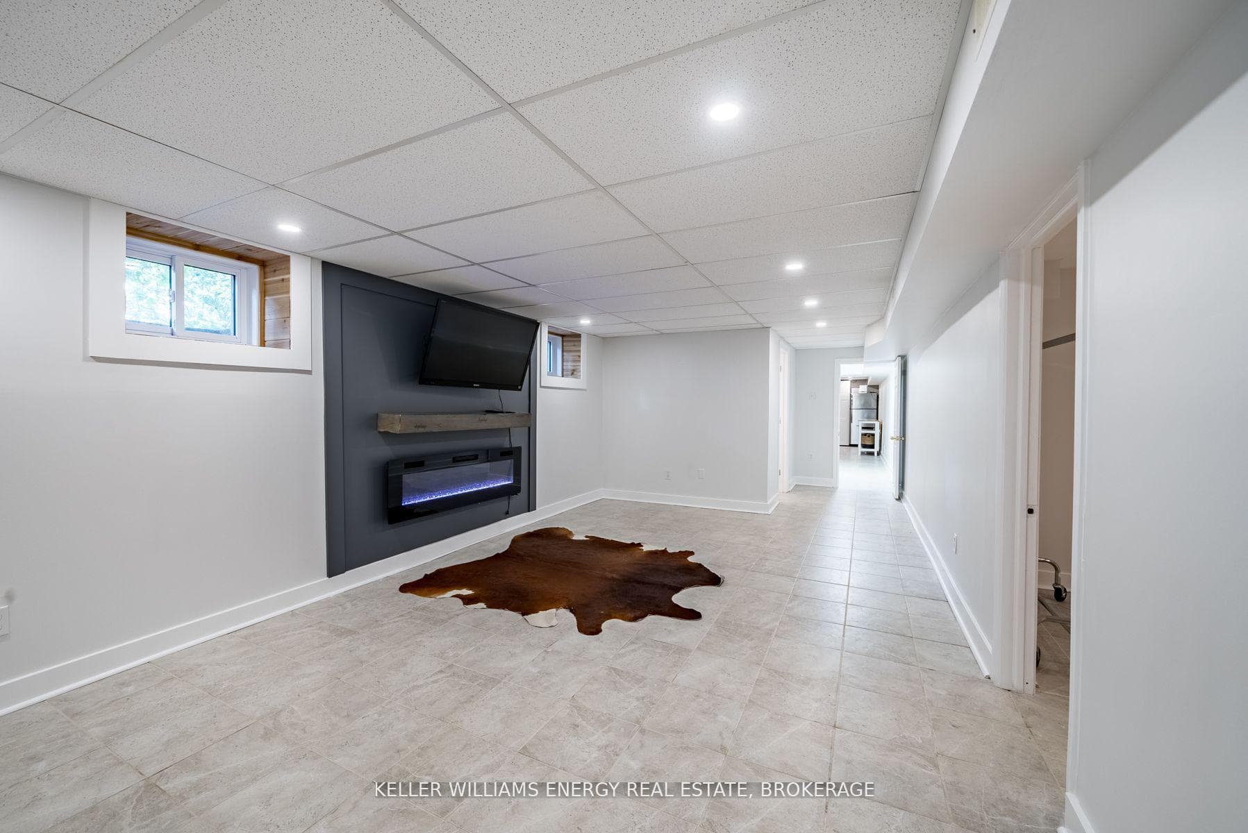 851 Swiss Heights photo 26