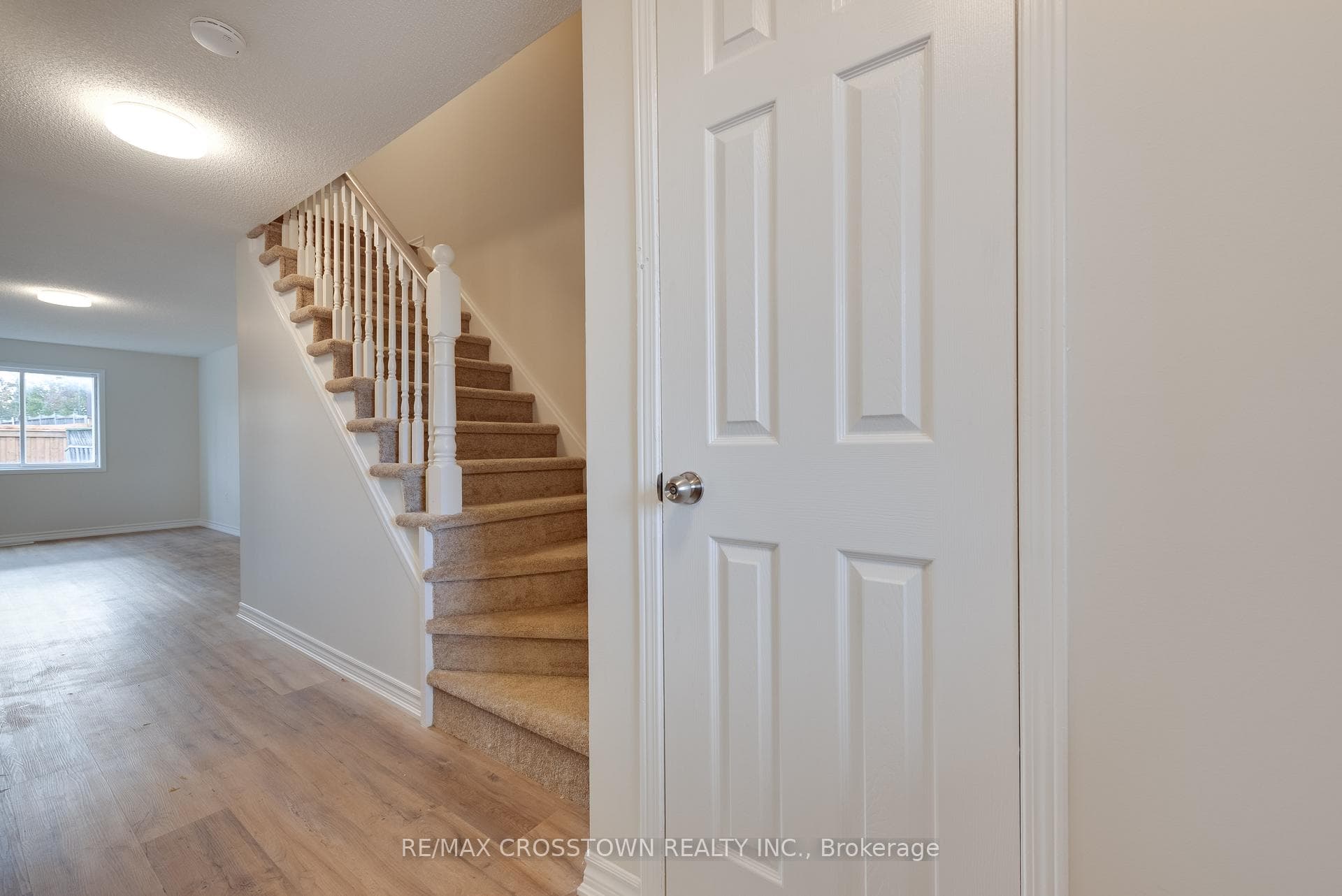 57 Lee Crescent photo 16