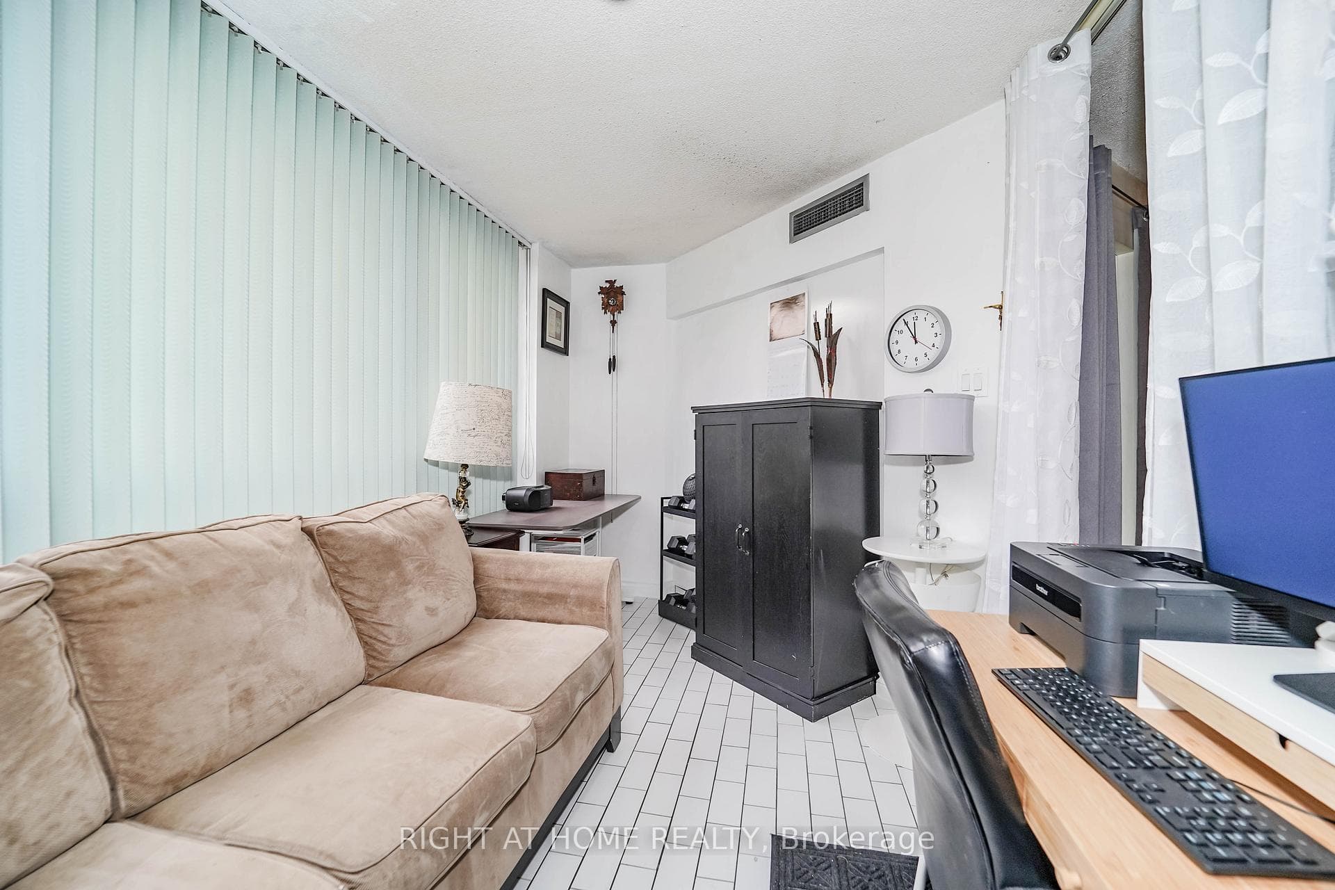 1210 Don Mills Road Unit 123 photo 16