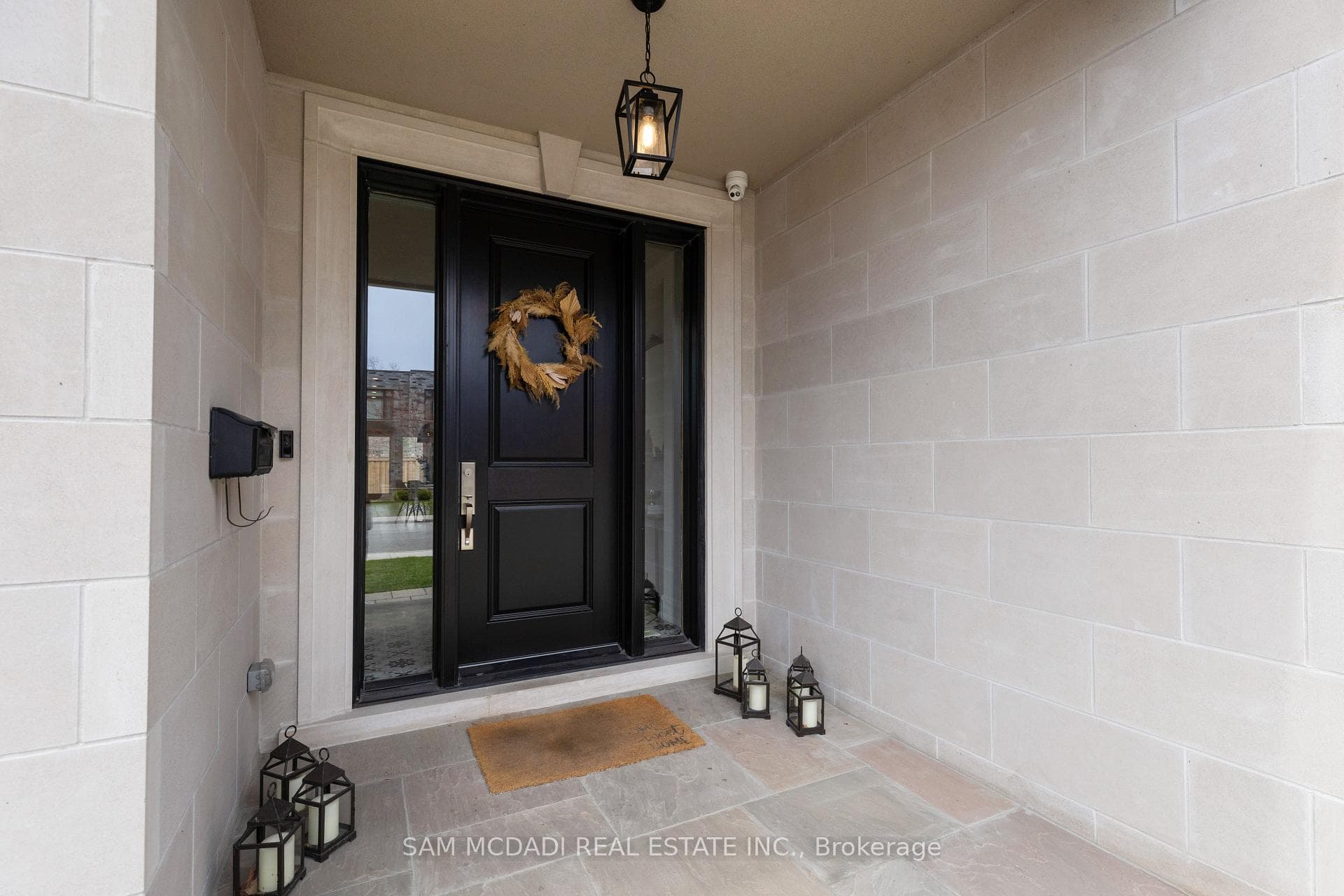 4 Iroquois Avenue photo 2