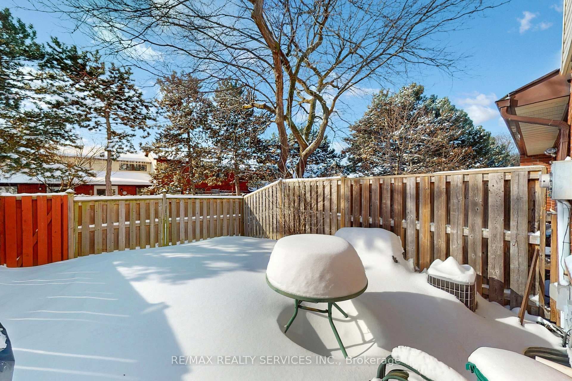 3 Collins Crescent photo 42
