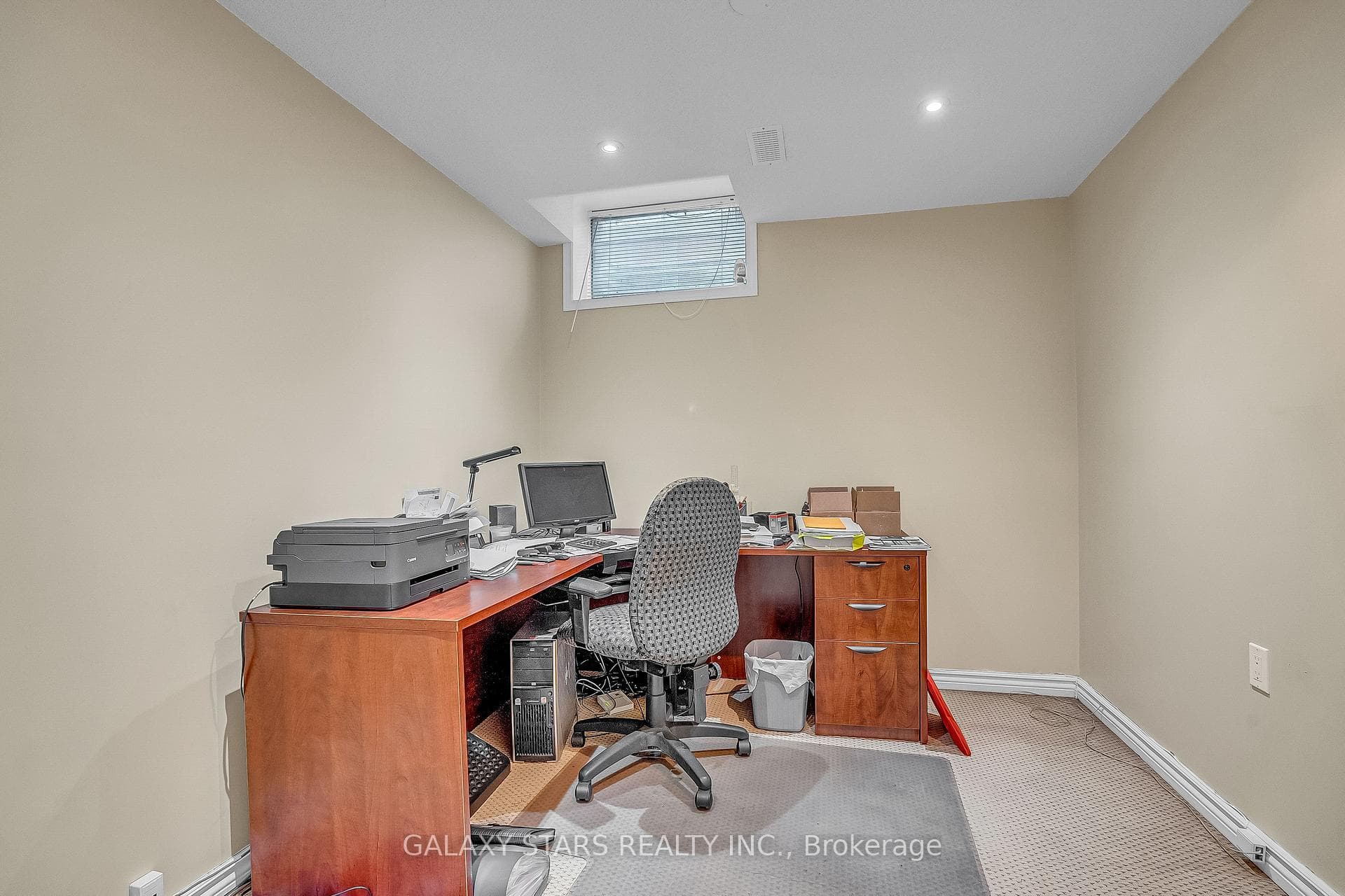 642 Sheppard Avenue photo 32
