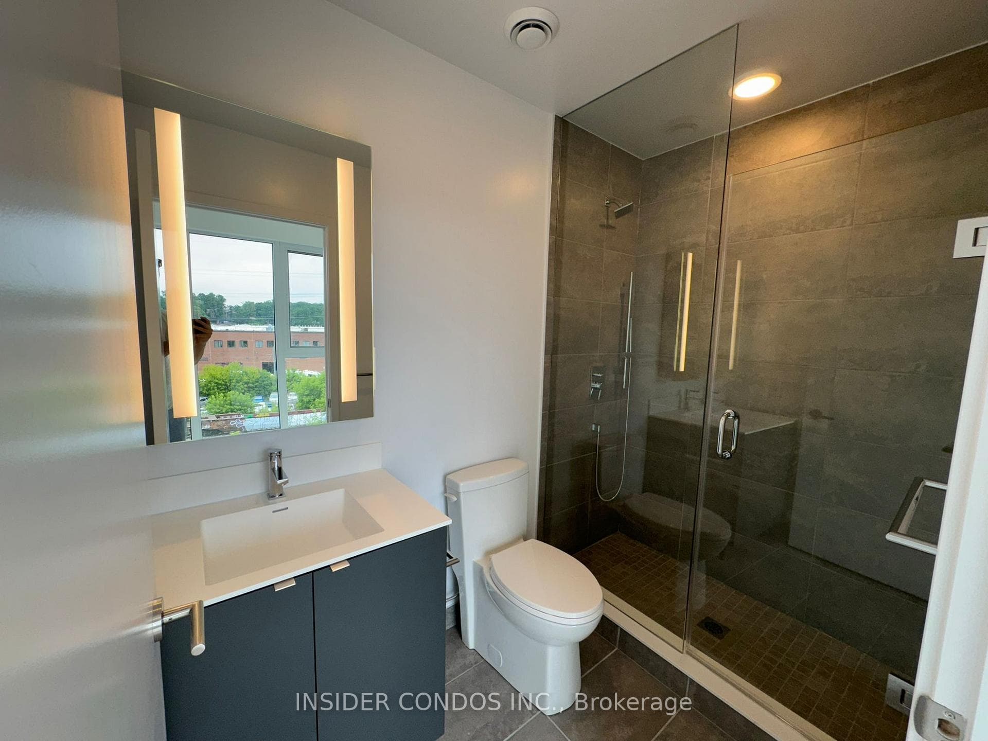 500 Dupont Street Unit 413 photo 8