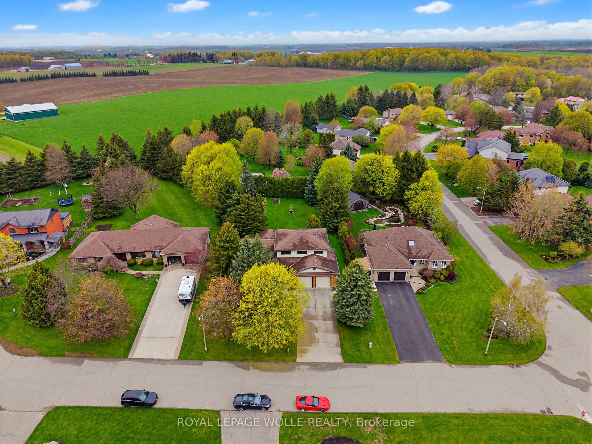 64 Hilltop Court photo 44