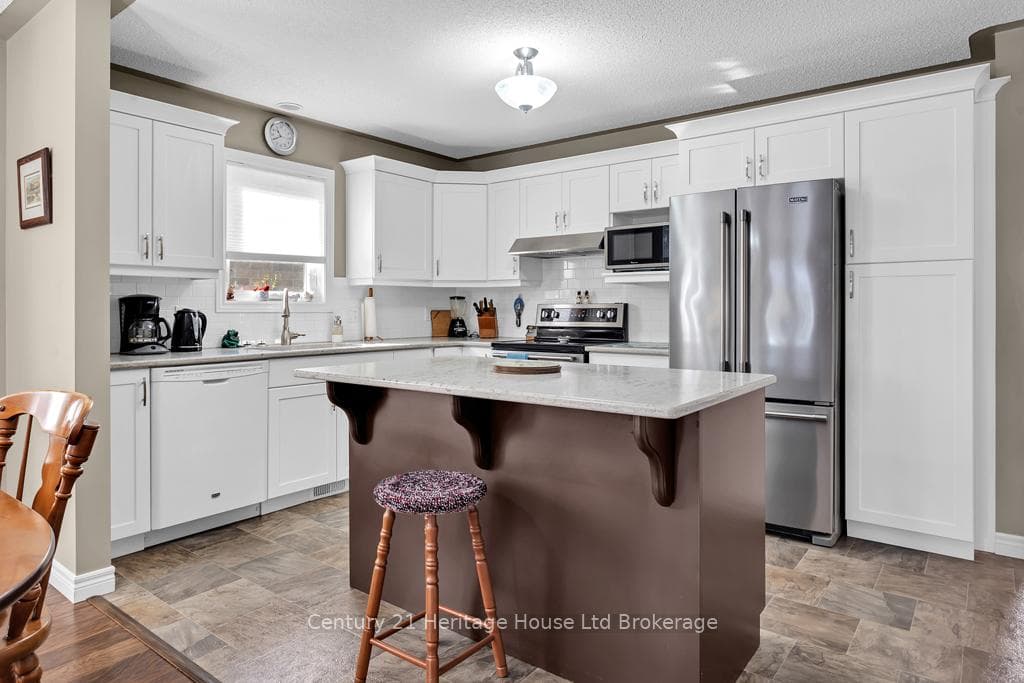 20 Hogarth Drive photo 9