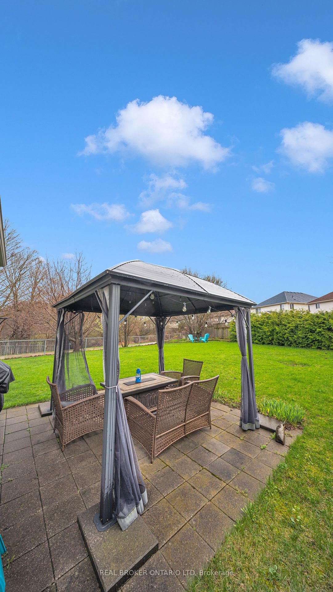 949 Blythwood Road photo 39