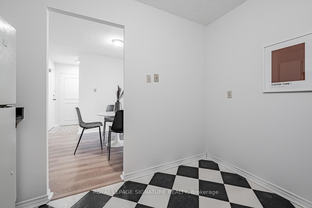 212 St George Street Unit 402 photo 16
