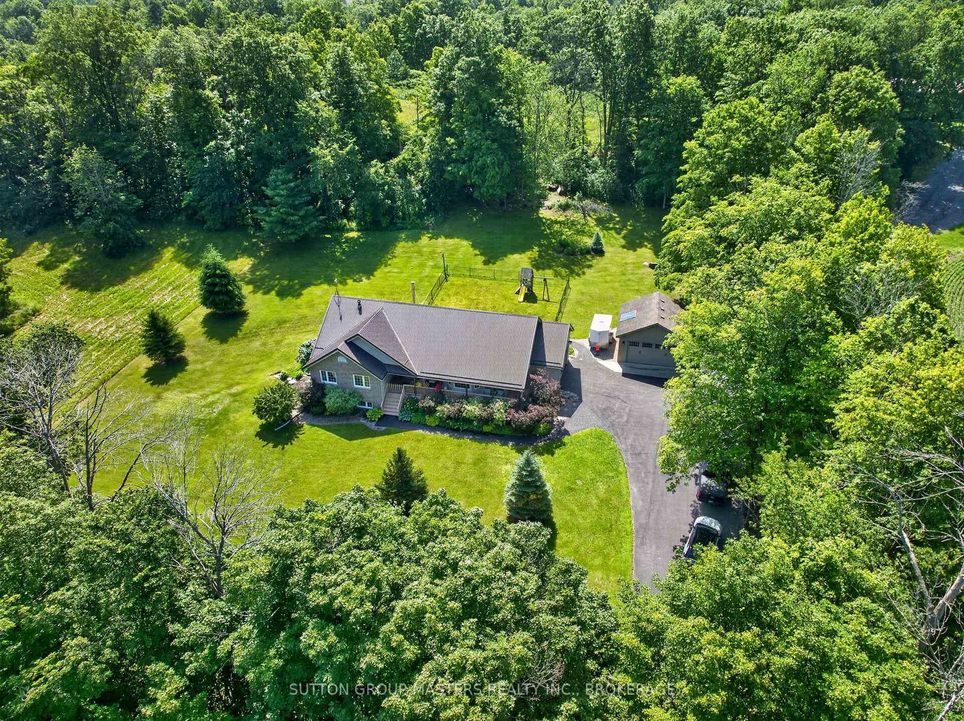 710 Maple Road photo 4