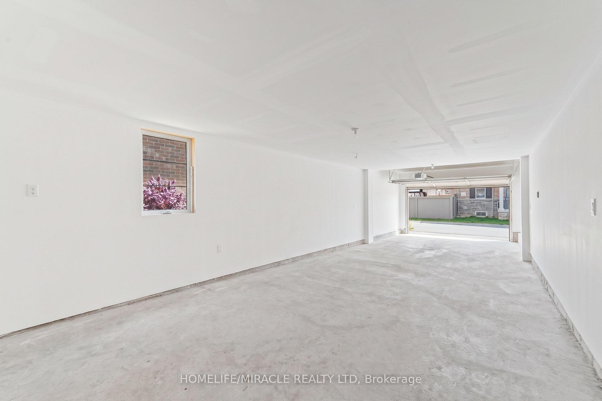 11 Finegan Circle photo 34