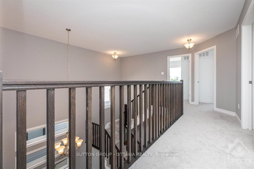 9 GRIFFITH Way photo 17