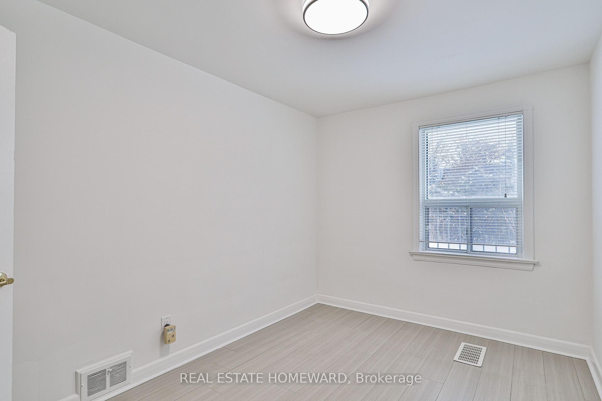 104 Crestwood Road Unit Main photo 22