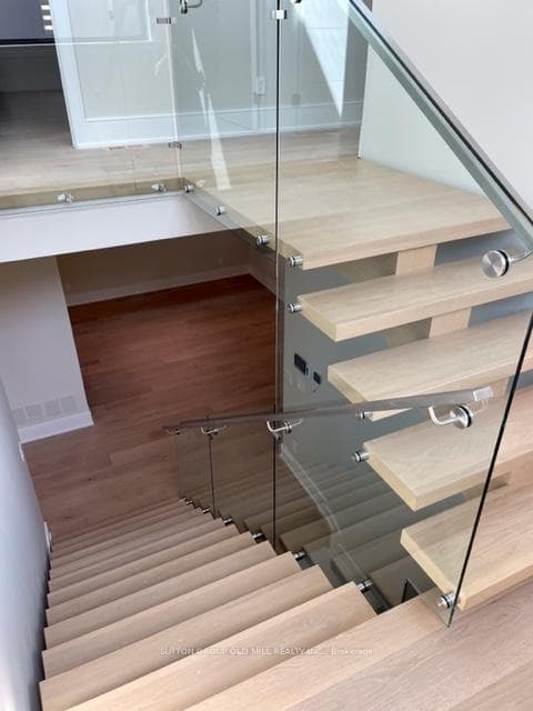 38 Botfield Avenue photo 14