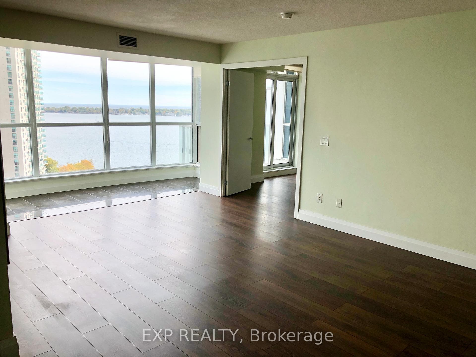 8 York Street Unit 1806 photo 8