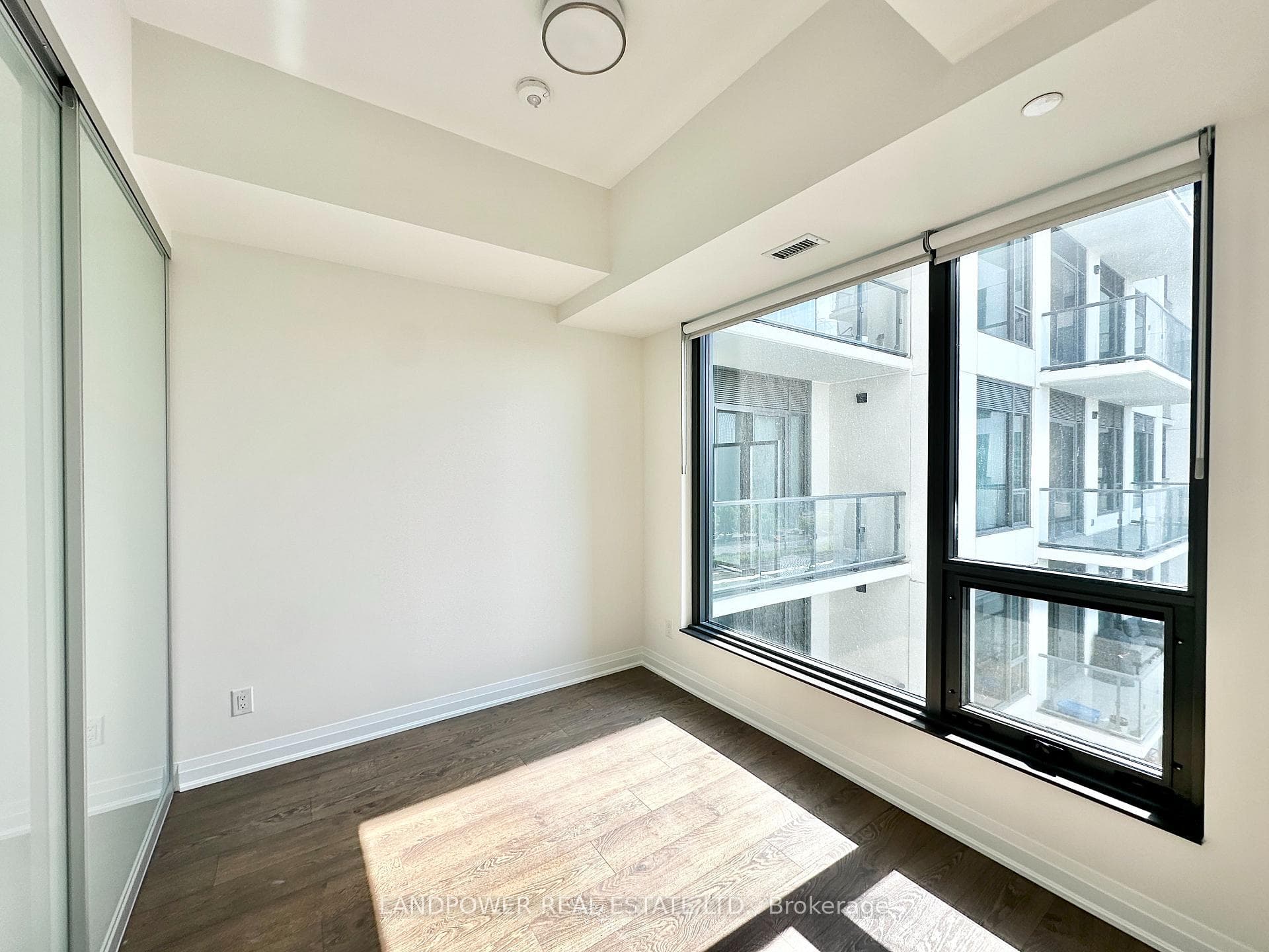 280 Howland Avenue Unit 602 photo 10