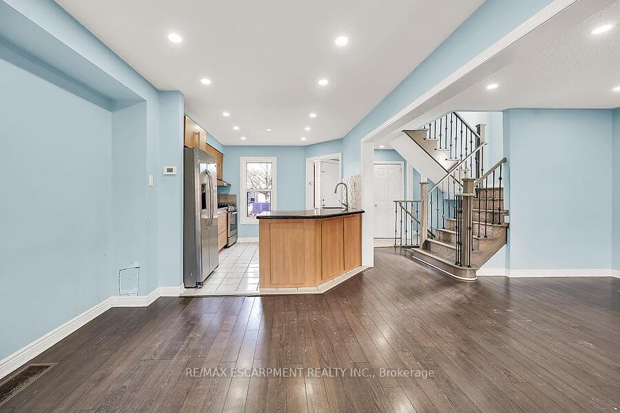 39 Blue Spruce Street photo 12