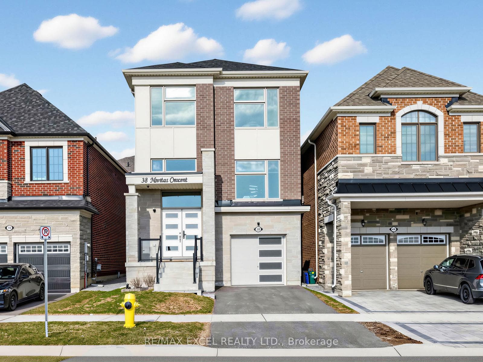 38 Navitas Crescent photo 1