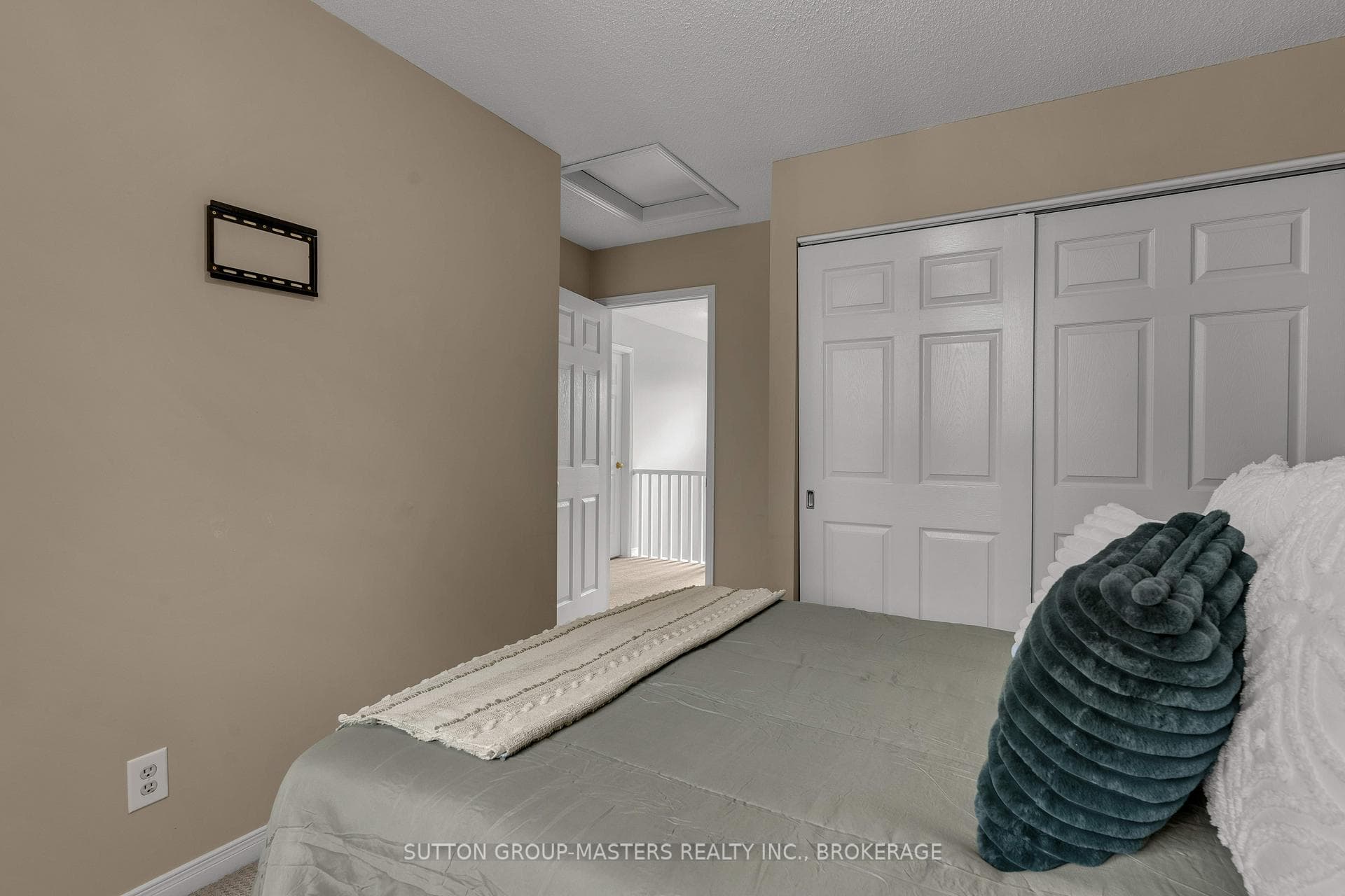 496 Grandtrunk Avenue photo 26