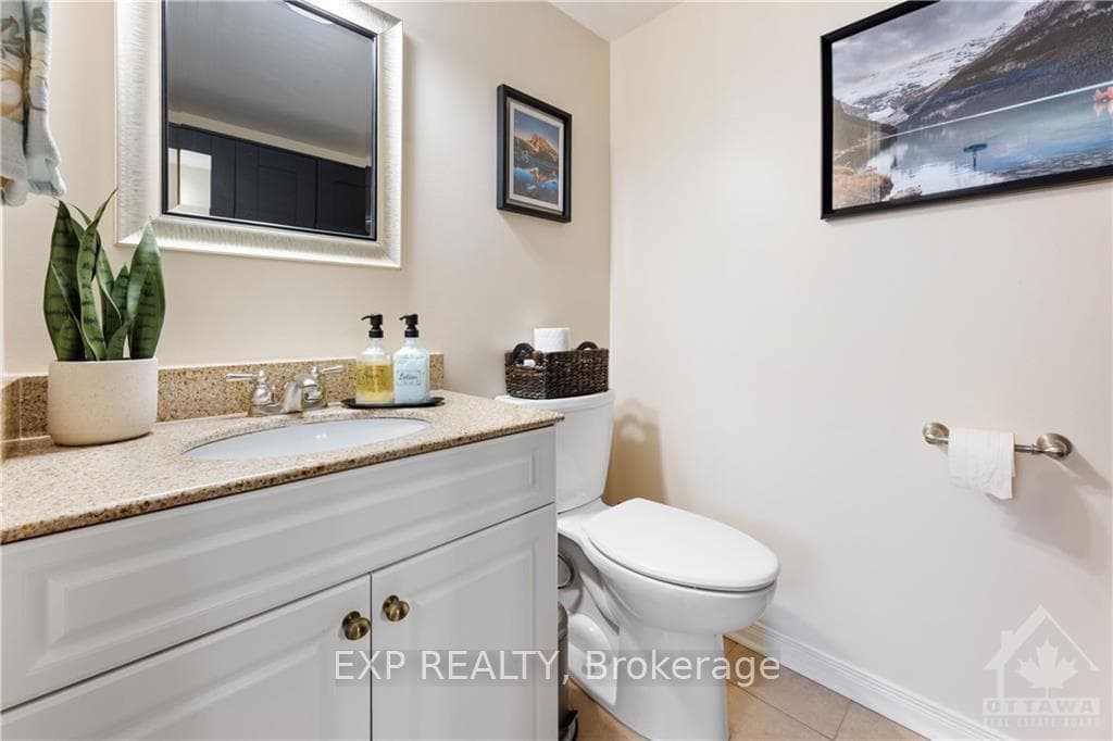 98 WATERTON Crescent photo 14