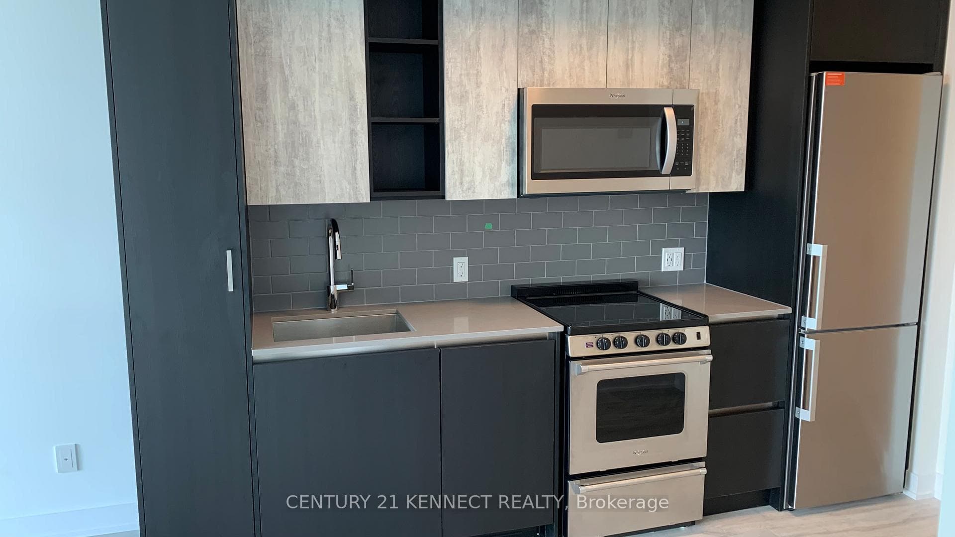 251 Manitoba Street Unit 912 photo 24