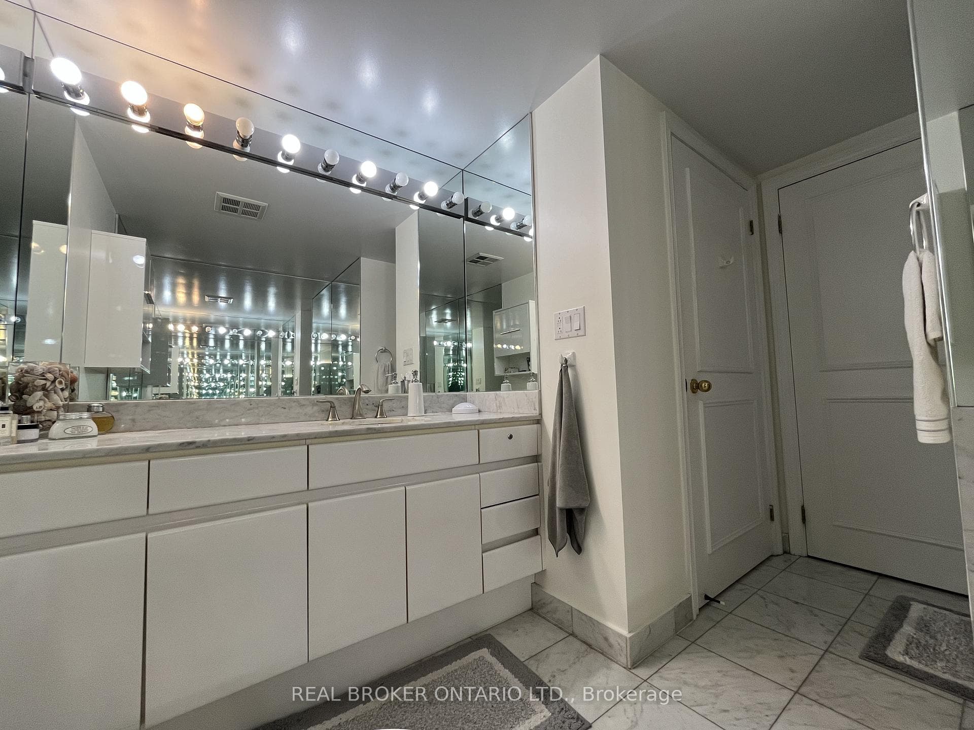 1 Palace Pier Court Unit 304 photo 14