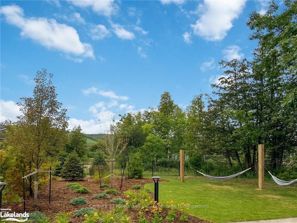 341 YELLOW BIRCH Crescent photo 44