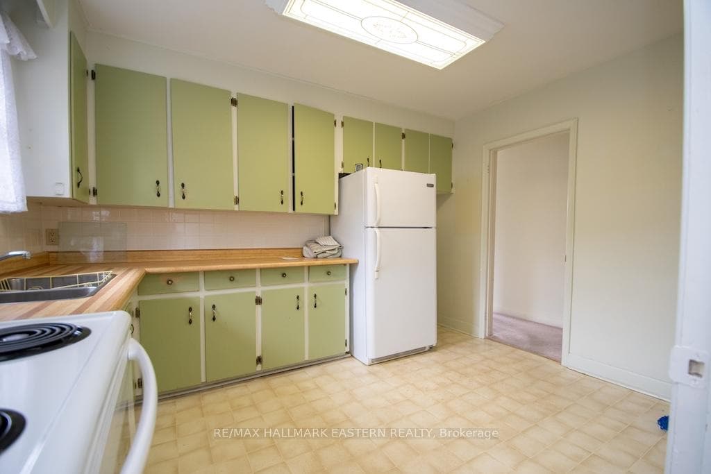 844 Philip Street photo 13
