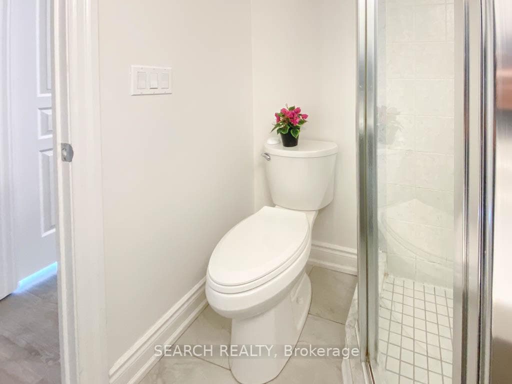 220 Burnhamthorpe Road Unit 908 photo 30