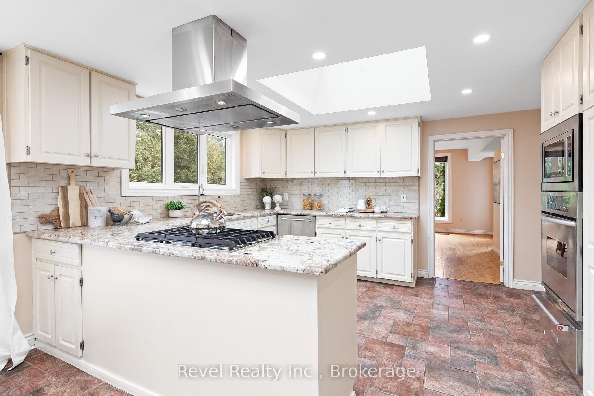 27 Cedar Crescent photo 9