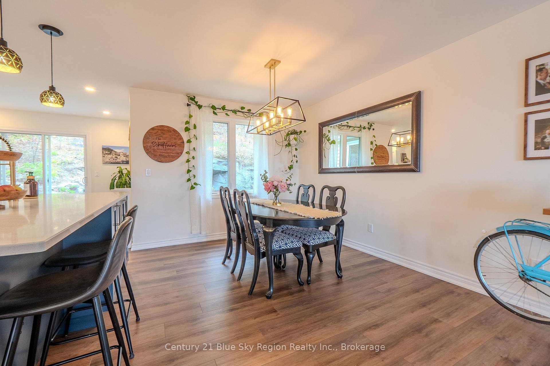 65 BELLEVIEW Crescent photo 12