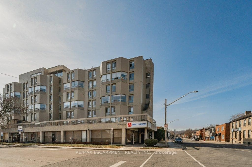 10 John Street Unit 405 photo 3