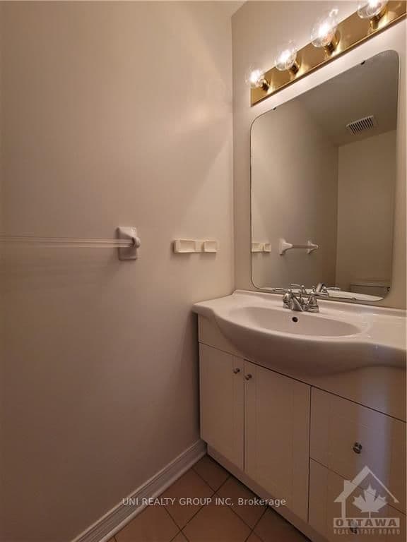 96 WESTPOINTE Crescent photo 13