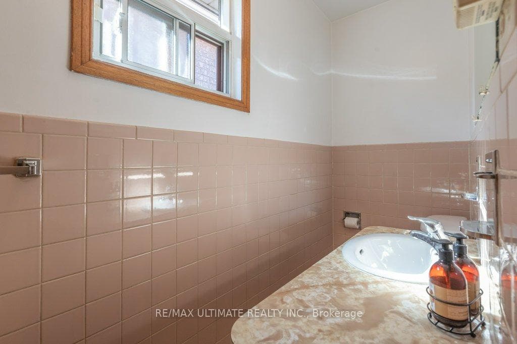 173 Aileen Avenue photo 12