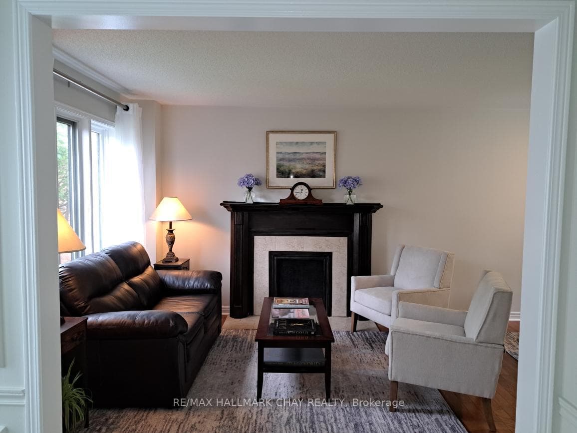 39 Oak Street photo 6