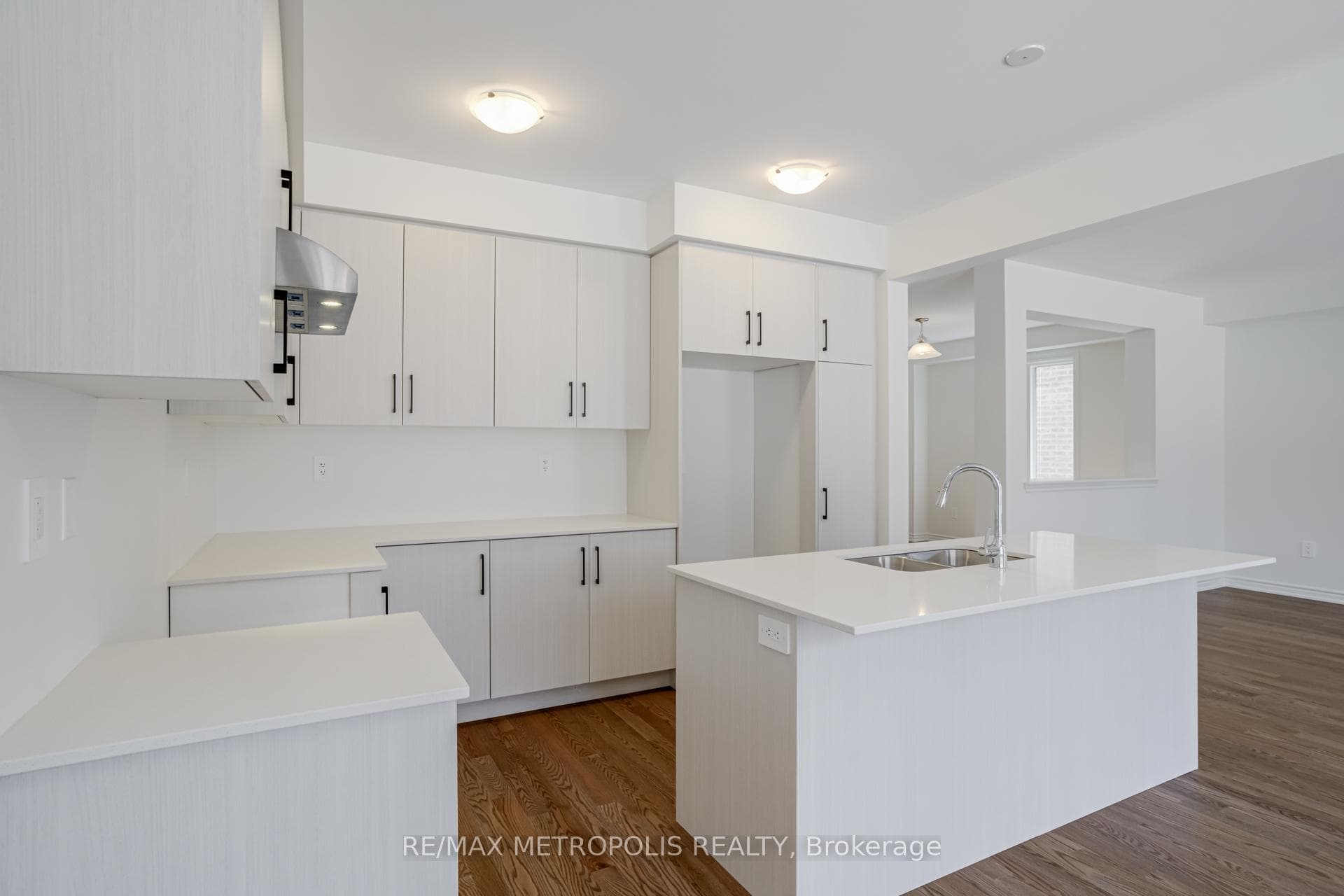 1481 Buttercup Court photo 12
