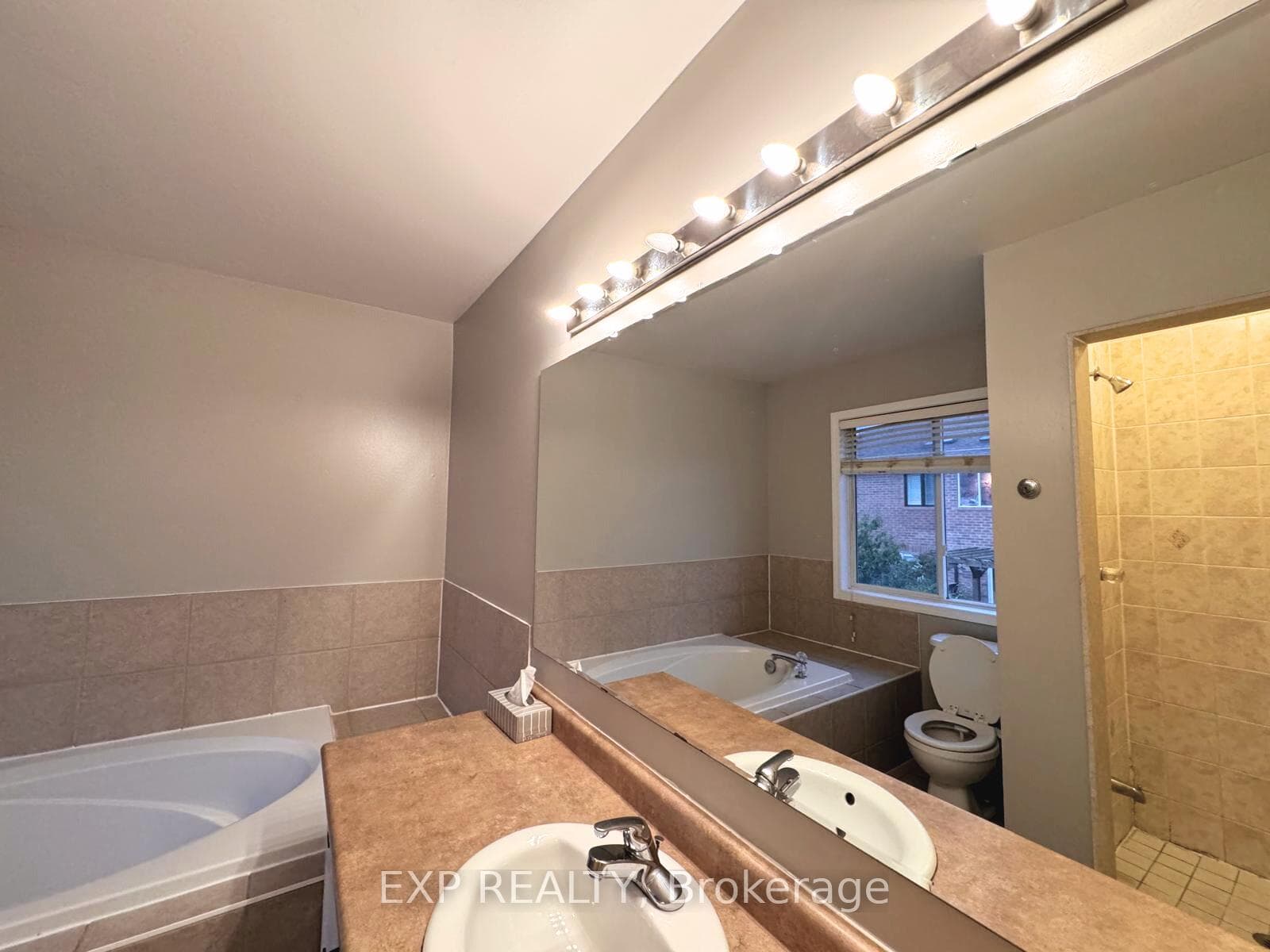 718 Irving Terrace Unit #UPPER photo 18