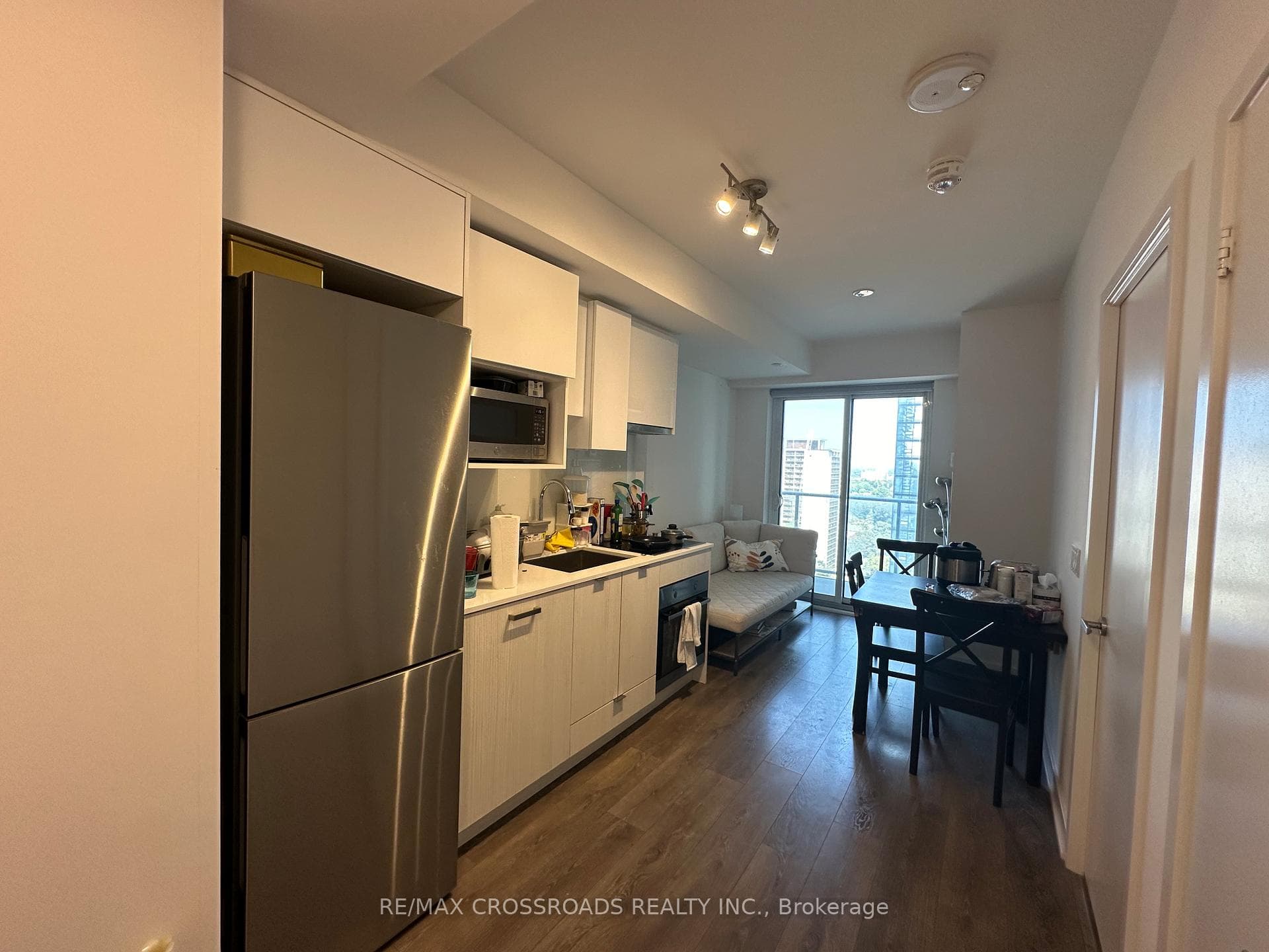 195 Redpath Avenue Unit 1913 photo 2