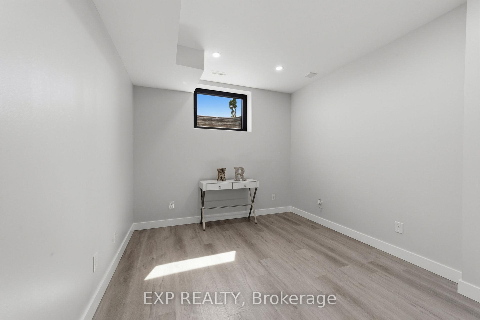 113 Edgewater Boulevard photo 37