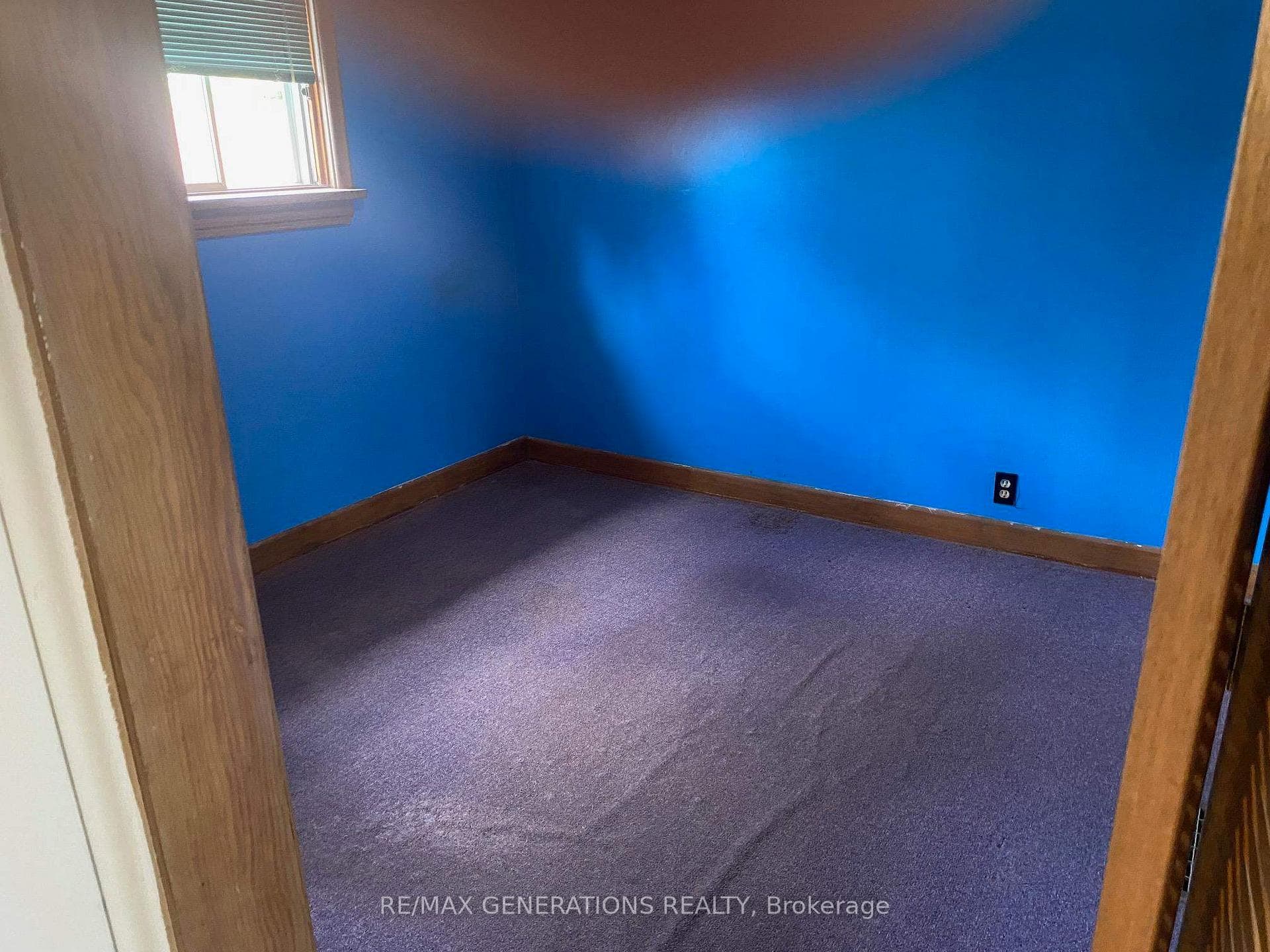 923 McIntosh Street photo 3