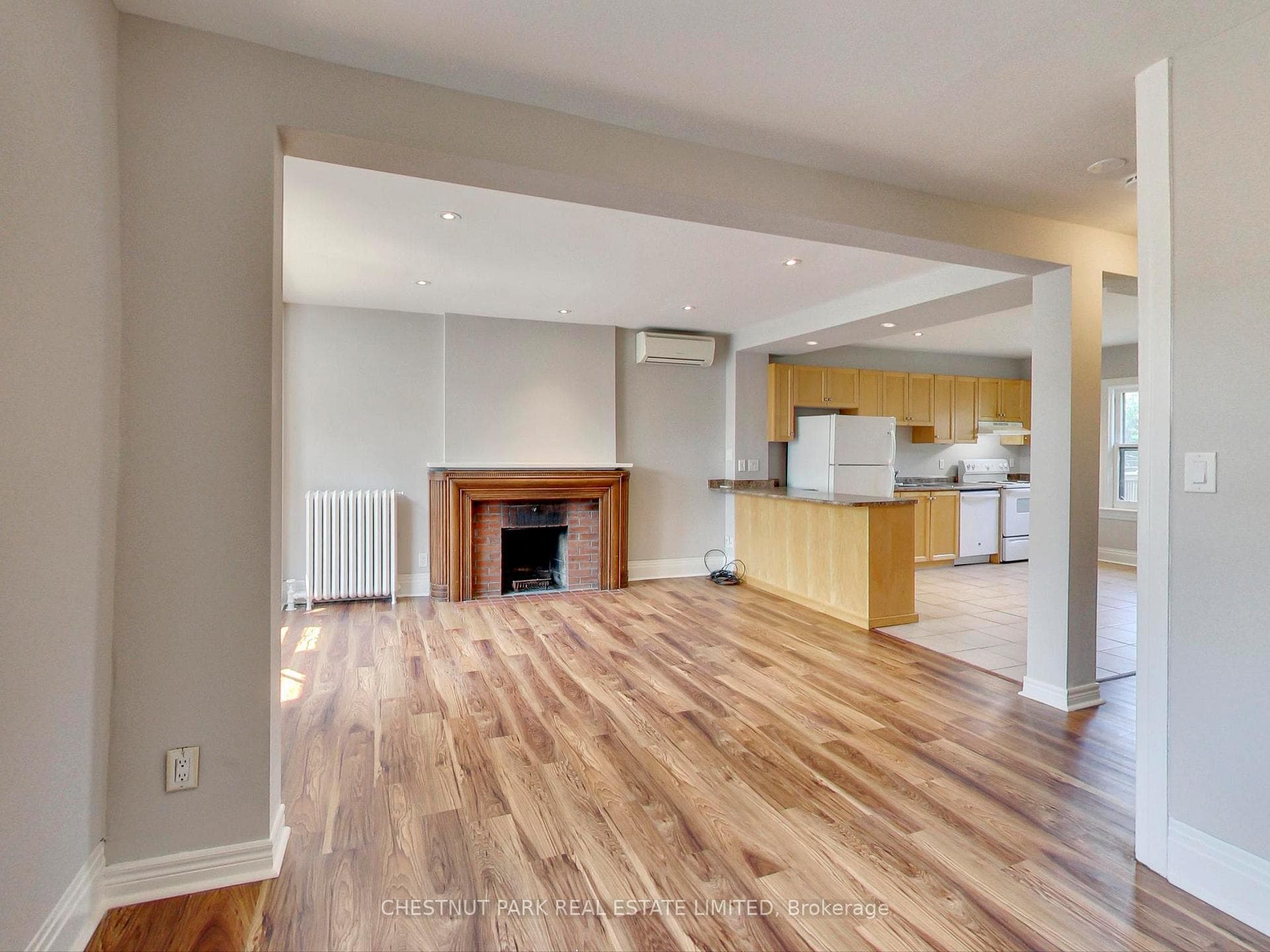 140 Hepbourne Street Unit Upper photo 5